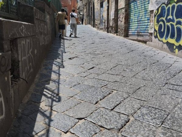 appartamento in vendita a Napoli in zona Pendino / San Giuseppe