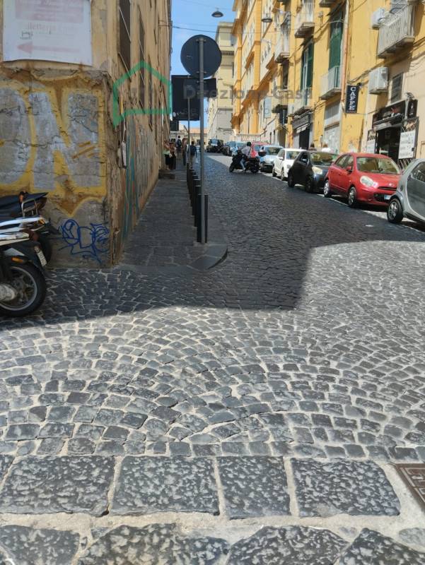 appartamento in vendita a Napoli in zona Pendino / San Giuseppe