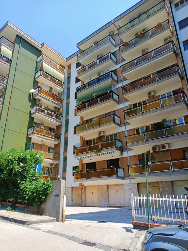 appartamento in vendita a Napoli in zona Arenella