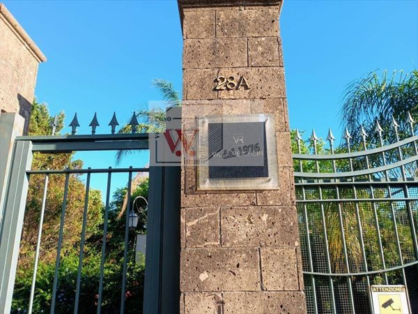 casa indipendente in vendita a Napoli in zona Capodimonte / Colli Aminei