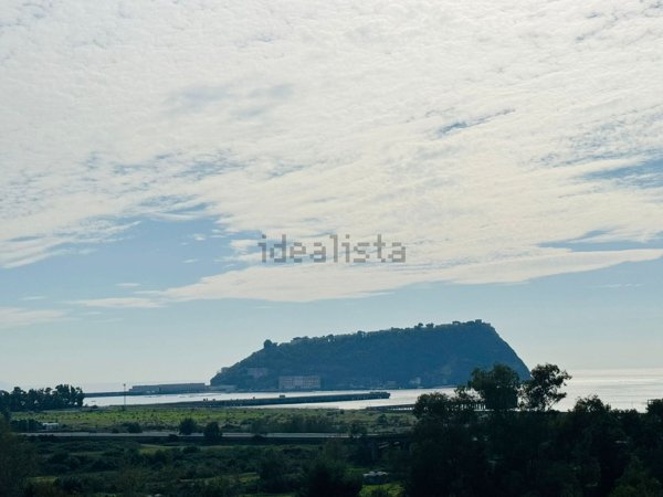 appartamento in vendita a Napoli in zona Pendino / San Giuseppe