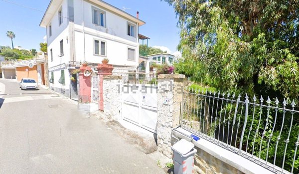 appartamento in vendita a Napoli in zona Posillipo