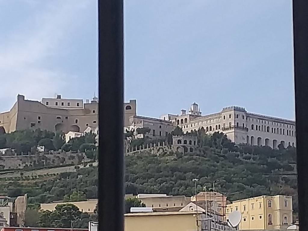 appartamento in vendita a Napoli in zona Chiaia