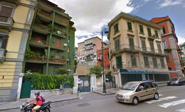 appartamento in vendita a Napoli in zona Chiaia