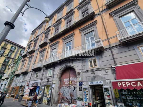 appartamento in vendita a Napoli in zona Centro Antico