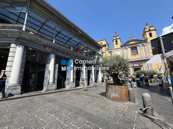 appartamento in vendita a Napoli in zona Mercato