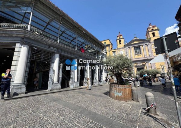 appartamento in vendita a Napoli in zona Mercato