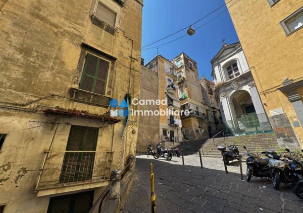 appartamento in vendita a Napoli in zona Mercato
