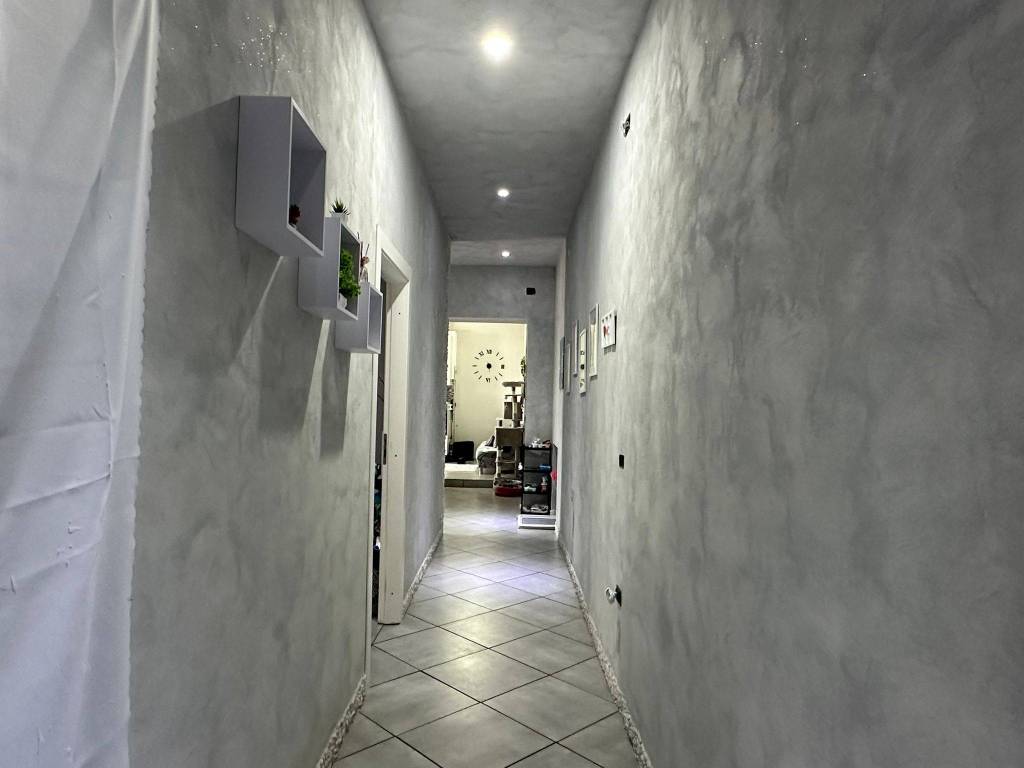 appartamento in vendita a Napoli in zona Barra