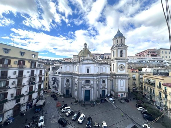 appartamento in vendita a Napoli in zona Stella