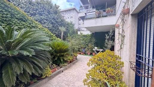 appartamento in vendita a Napoli in zona Arenella