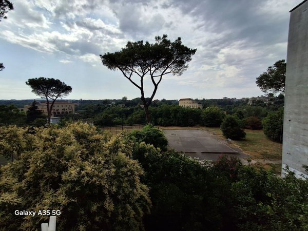 appartamento in vendita a Napoli in zona San Carlo all'Arena