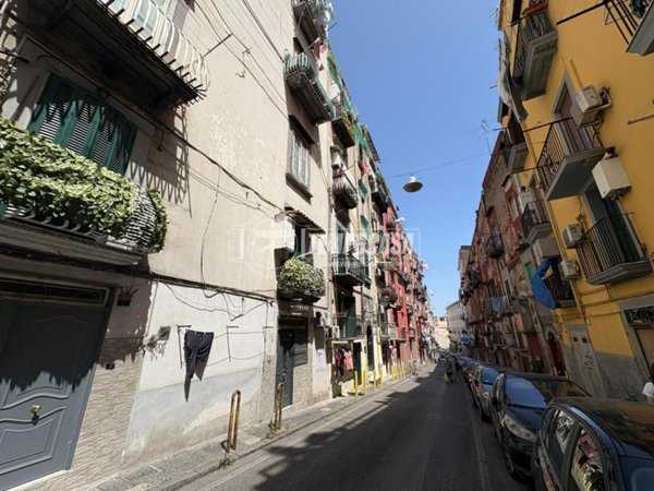 appartamento in vendita a Napoli in zona Stella