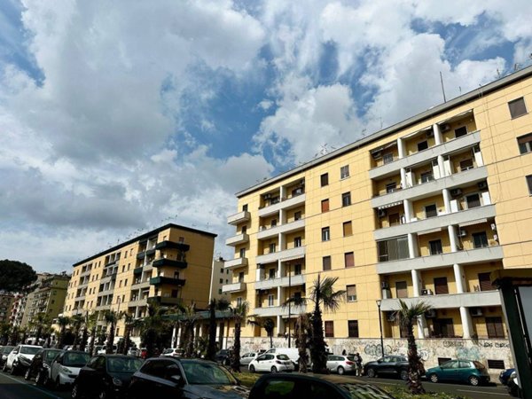 appartamento in vendita a Napoli in zona Fuorigrotta