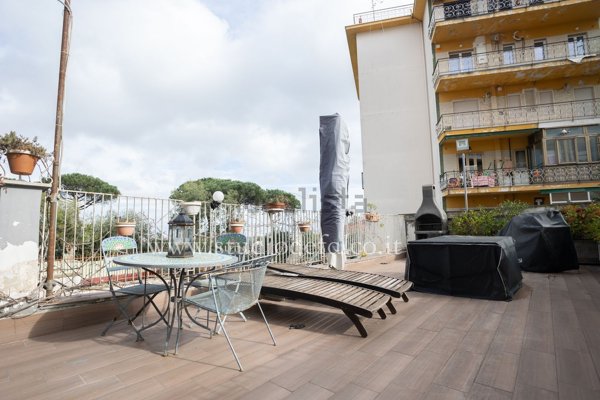 appartamento in vendita a Napoli in zona Capodimonte / Colli Aminei