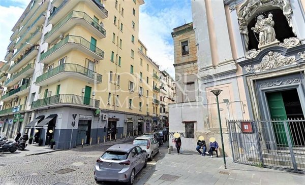 appartamento in vendita a Napoli in zona Stella