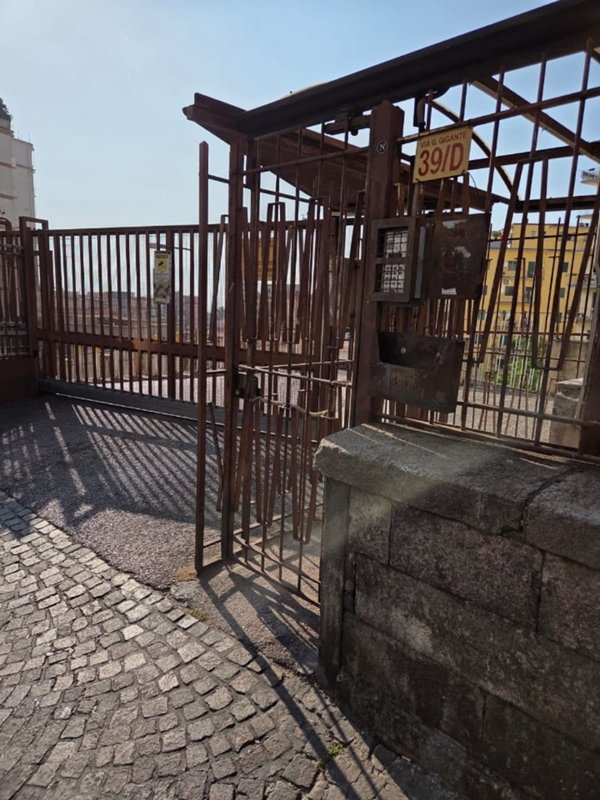 appartamento in vendita a Napoli in zona Arenella