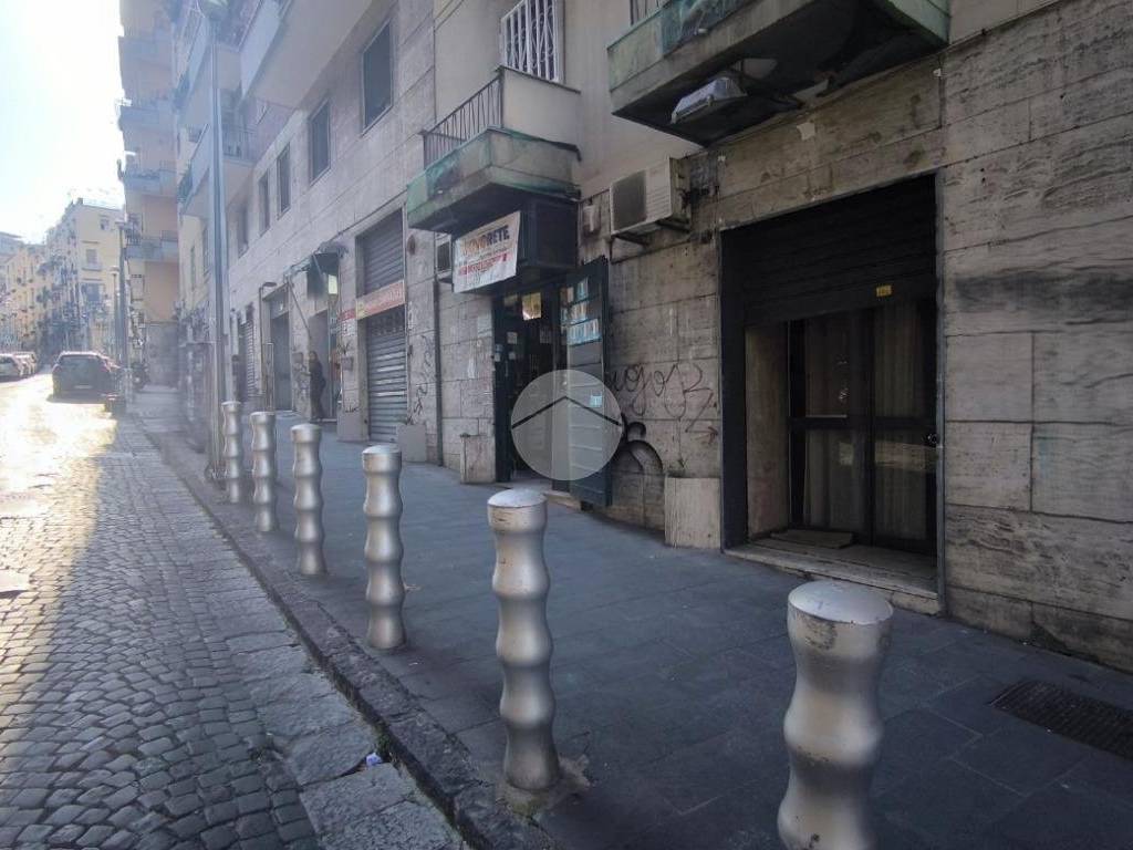 negozio in vendita a Napoli in zona Avvocata