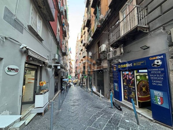 monolocale in vendita a Napoli in zona San Ferdinando