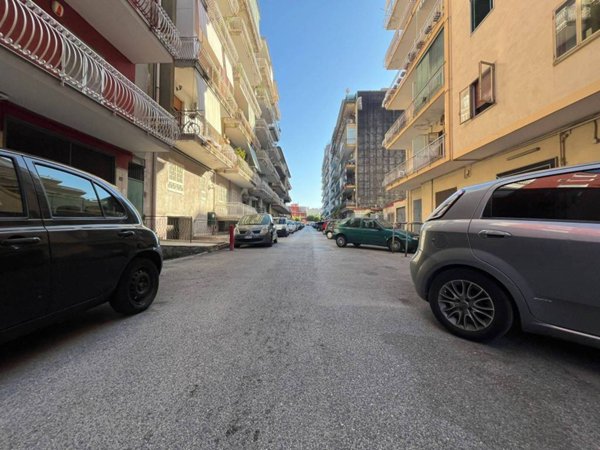 appartamento in vendita a Napoli in zona Pianura