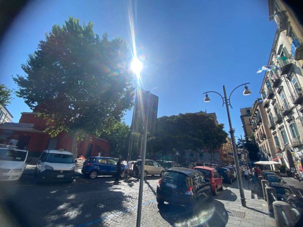 negozio in vendita a Napoli in zona Stella