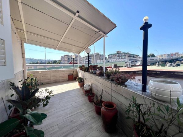 appartamento in vendita a Napoli in zona Poggioreale