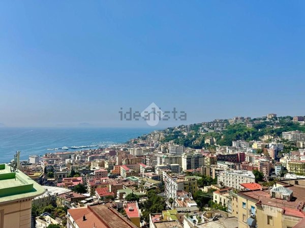 appartamento in vendita a Napoli in zona Chiaia
