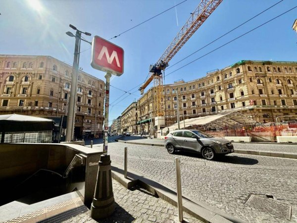appartamento in vendita a Napoli in zona Stella