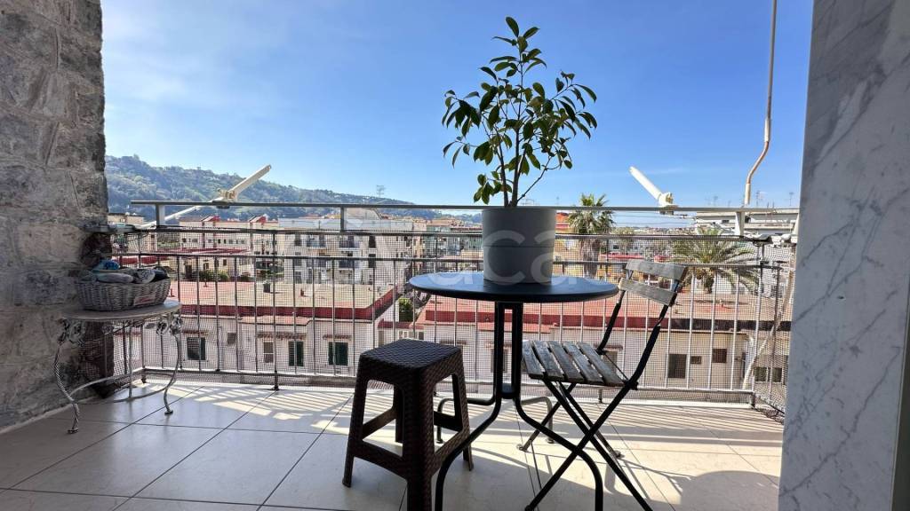 appartamento in vendita a Napoli in zona Fuorigrotta