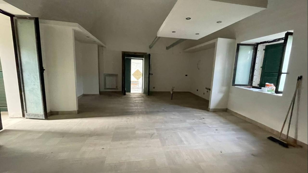 negozio in vendita a Napoli in zona Chiaiano