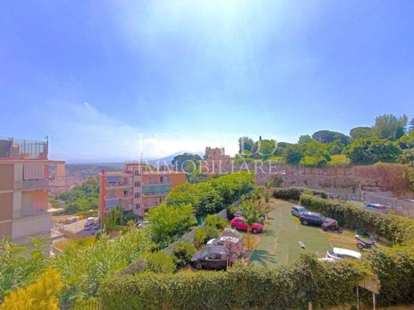 appartamento in vendita a Napoli in zona Stella