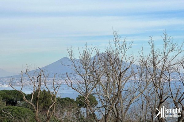 appartamento in vendita a Napoli in zona Posillipo