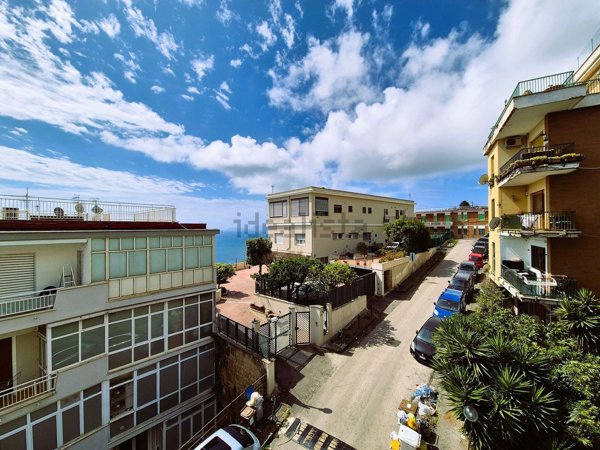 appartamento in vendita a Napoli in zona Posillipo