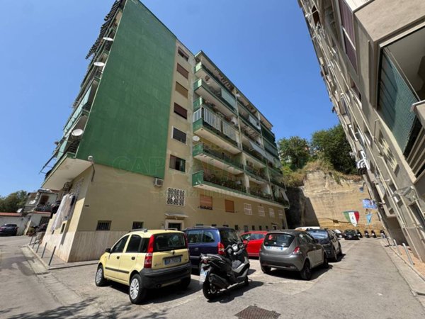 appartamento in vendita a Napoli in zona Fuorigrotta