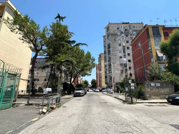 appartamento in vendita a Napoli in zona Barra