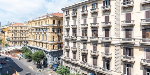appartamento in vendita a Napoli in zona Chiaia