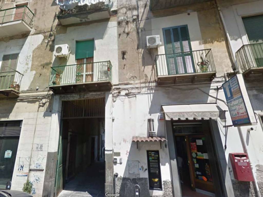 negozio in vendita a Napoli in zona Barra