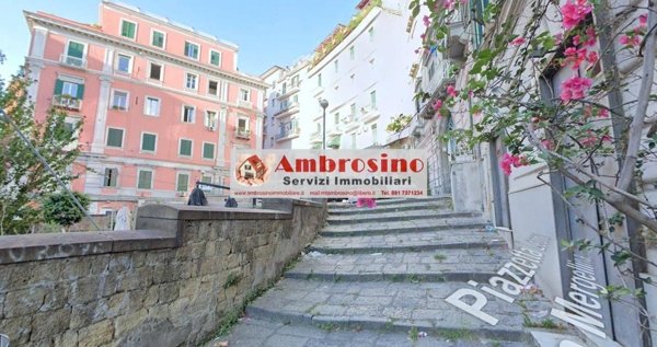 monolocale in vendita a Napoli in zona Chiaia