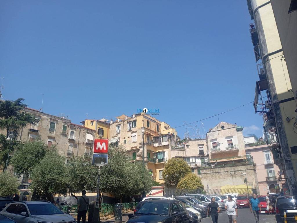 locale commerciale in vendita a Napoli
