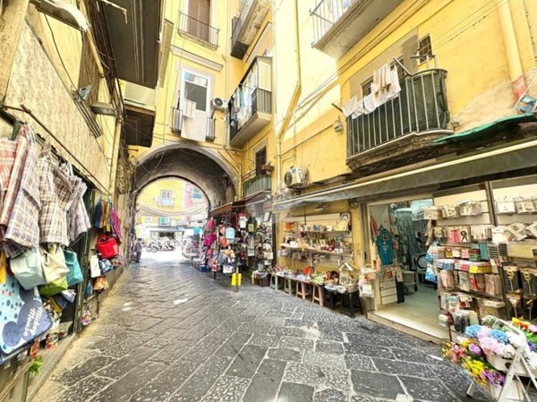 appartamento in vendita a Napoli in zona Stella