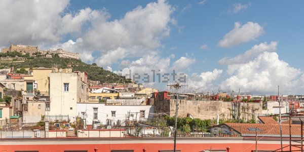 appartamento in vendita a Napoli in zona San Ferdinando
