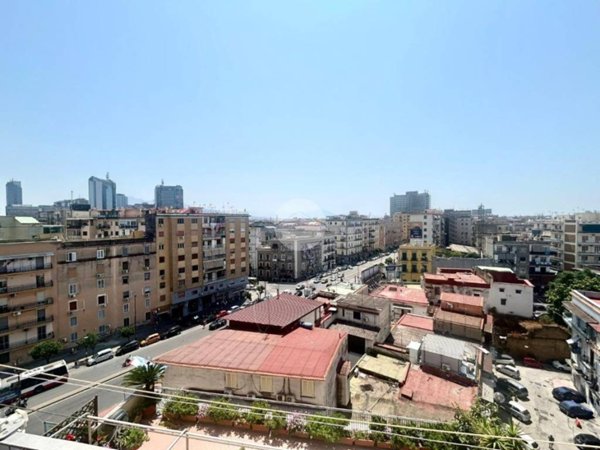 appartamento in vendita a Napoli in zona Vicaria
