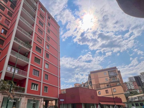 appartamento in vendita a Napoli in zona Chiaia