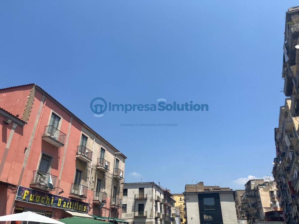 negozio in vendita a Napoli in zona Pendino / San Giuseppe