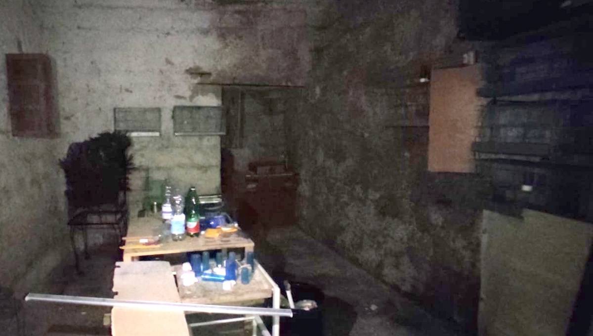 locale di sgombero in vendita a Napoli