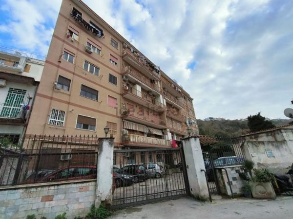 appartamento in vendita a Napoli in zona Fuorigrotta