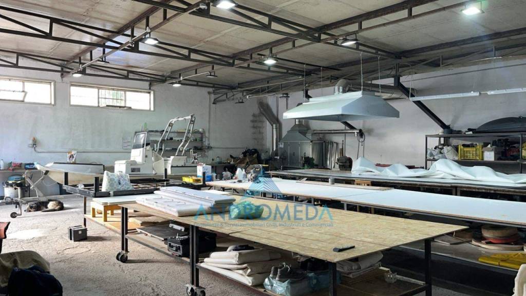 quadrivano in vendita a Napoli in zona Bagnoli