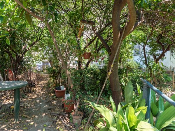 appartamento in vendita a Napoli in zona Stella
