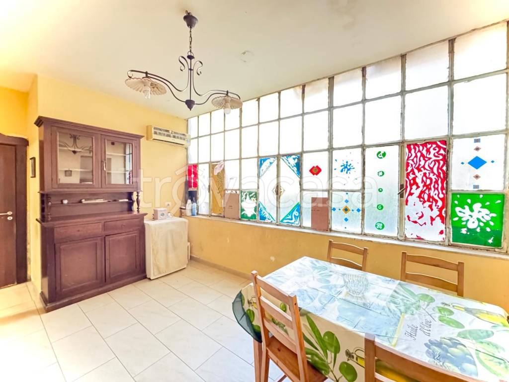 appartamento in vendita a Napoli in zona Avvocata