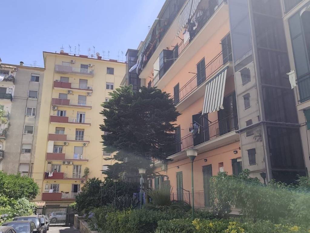 appartamento in vendita a Napoli in zona Fuorigrotta